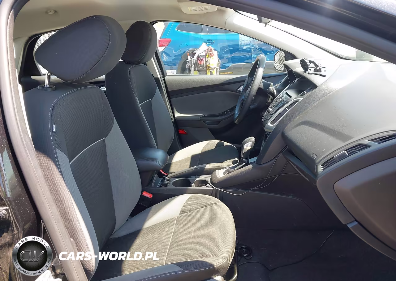 2014 Ford Focus Se VIN:1FADP3F23EL408009 - 5