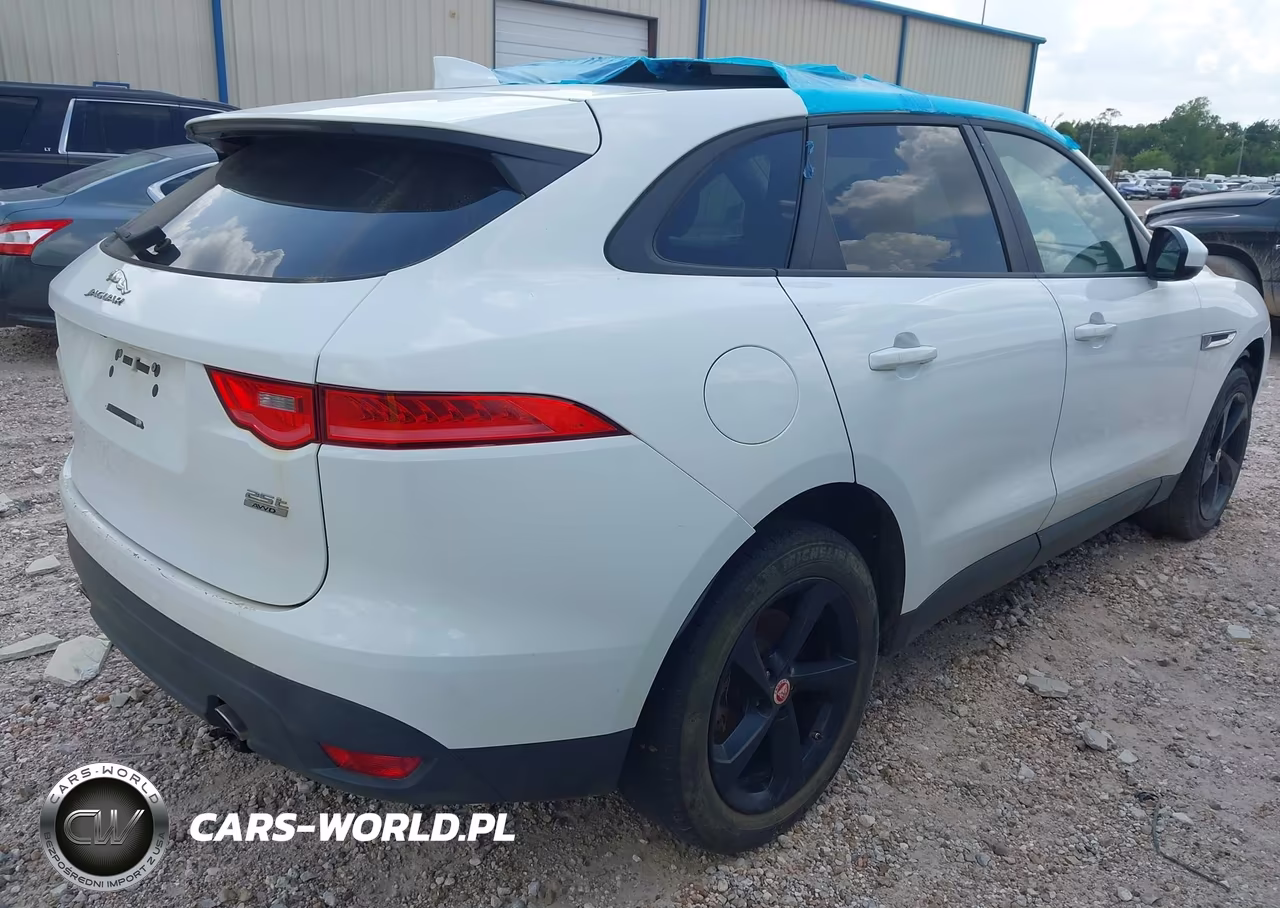 2018 Jaguar F-Pace 25T Premium VIN:SADCJ2FX4JA254014 - 4