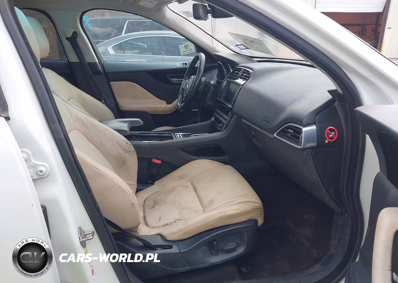 2018 Jaguar F-Pace 25T Premium VIN:SADCJ2FX4JA254014 - 5