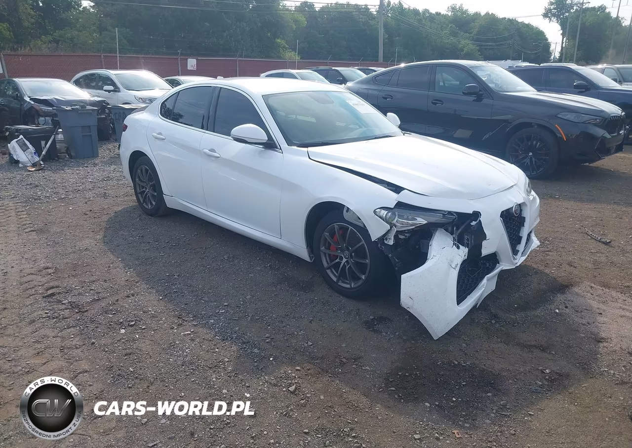 2019 Alfa Romeo Giulia Awd – zdjęcie 1 z 17