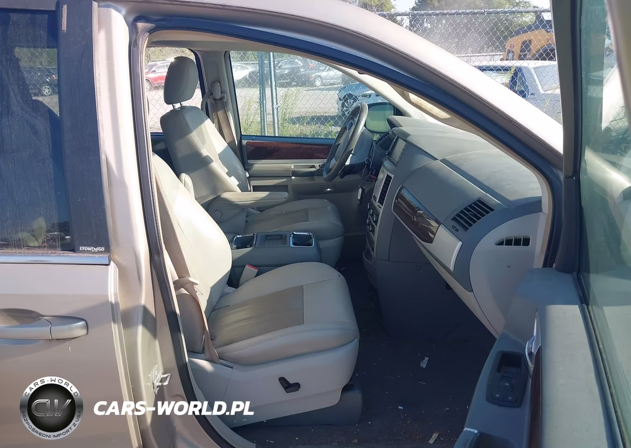 2009 Chrysler Town & Country Touring VIN:2A8HR54149R676603 - 5