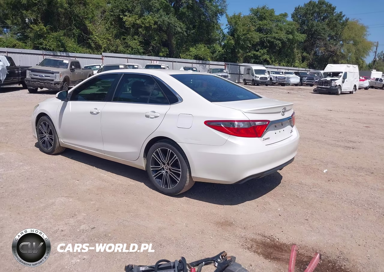 2016 Toyota Camry Se VIN:4T1BF1FK7GU153270 - 3