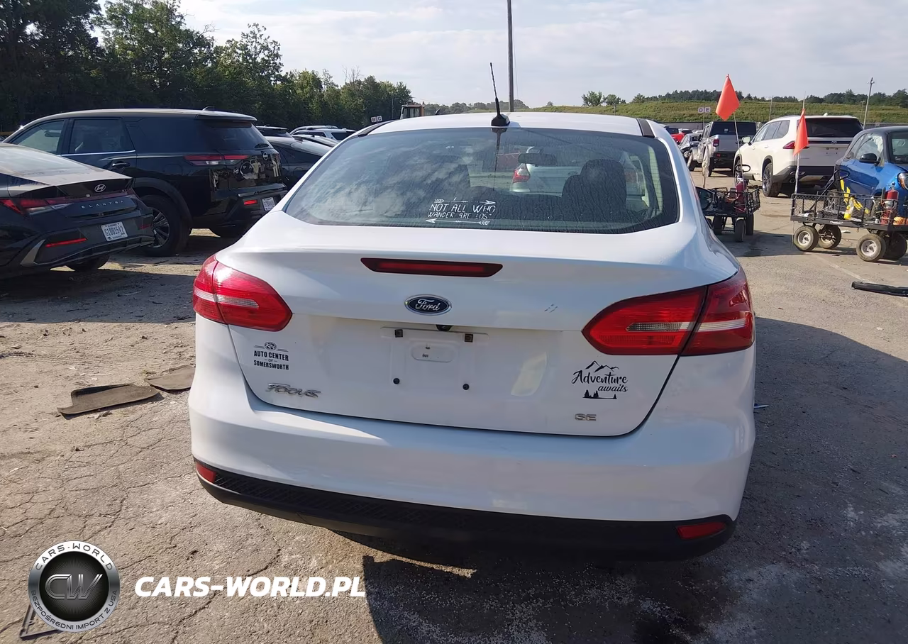 2015 Ford Focus Se VIN:1FADP3F22FL201449 - 16