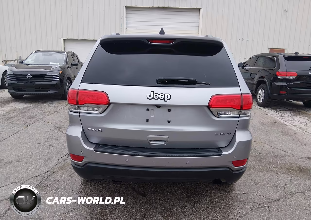 2018 Jeep Grand Cherokee Laredo E 4X4 VIN:1C4RJFAG2JC456956 - 17