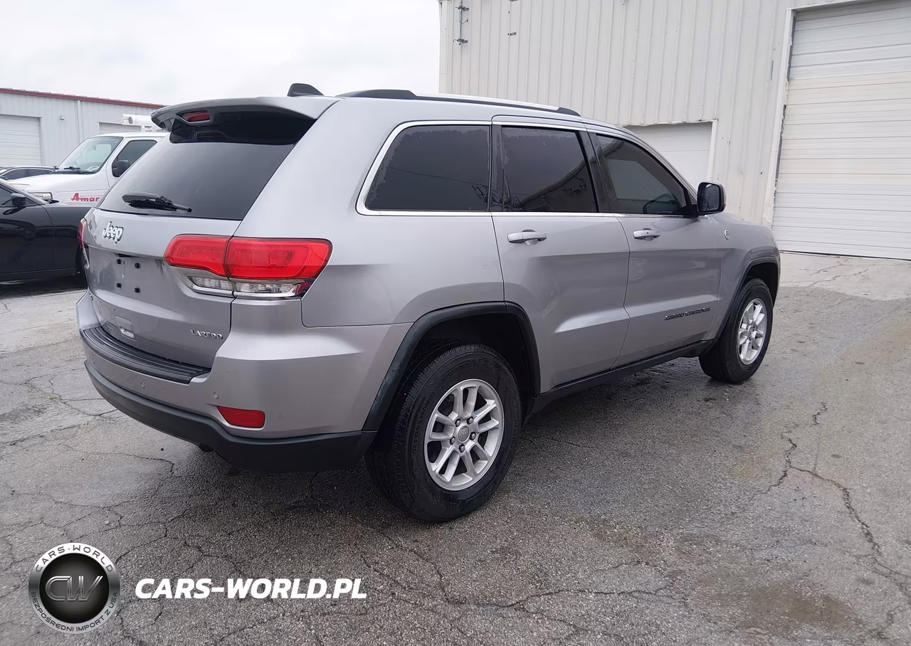 2018 Jeep Grand Cherokee Laredo E 4X4 VIN:1C4RJFAG2JC456956 - 4