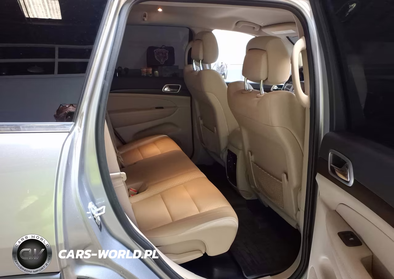 2018 Jeep Grand Cherokee Laredo E 4X4 VIN:1C4RJFAG2JC456956 - 8