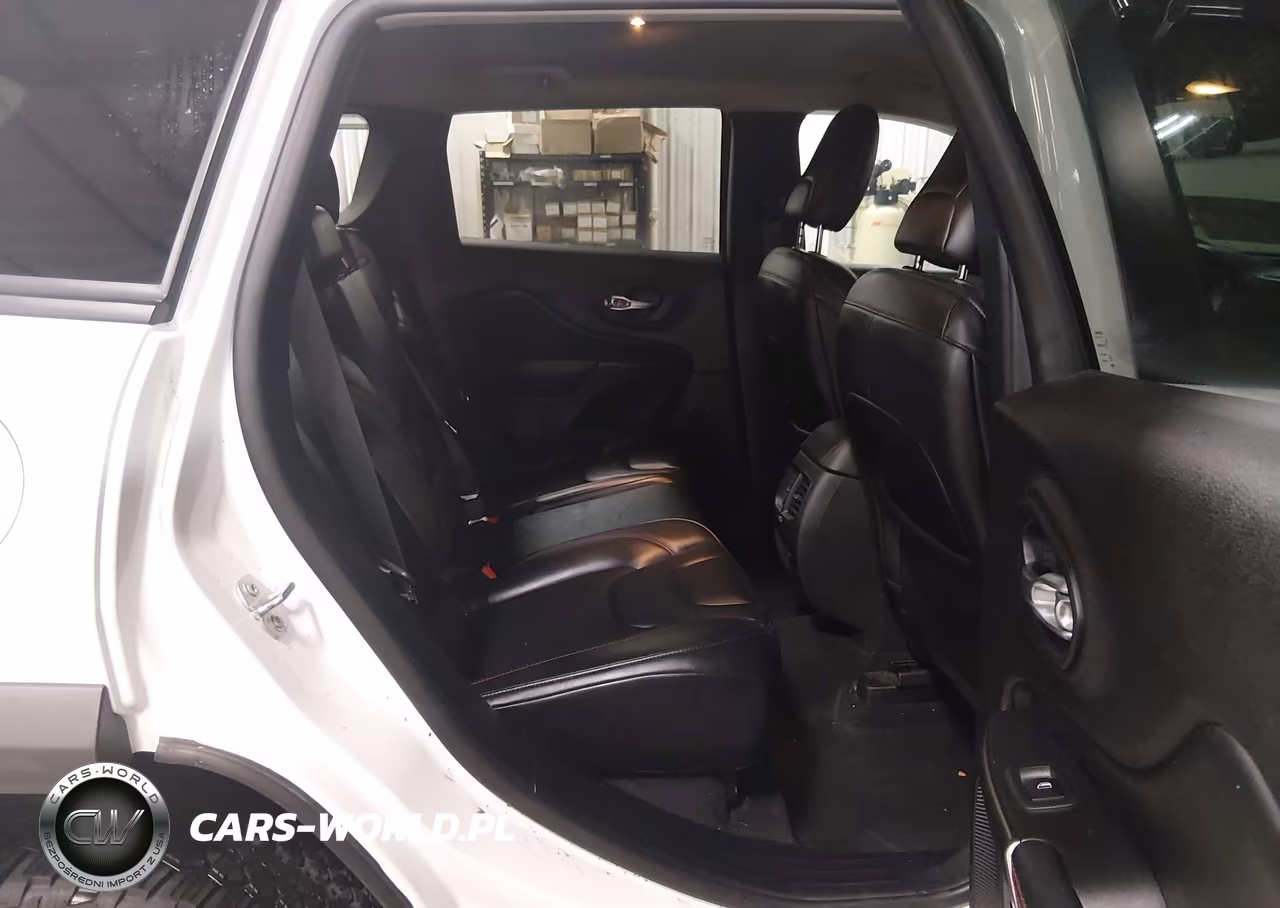 2021 Jeep Cherokee Trailhawk 4X4 VIN:1C4PJMBXXMD128614 - 8