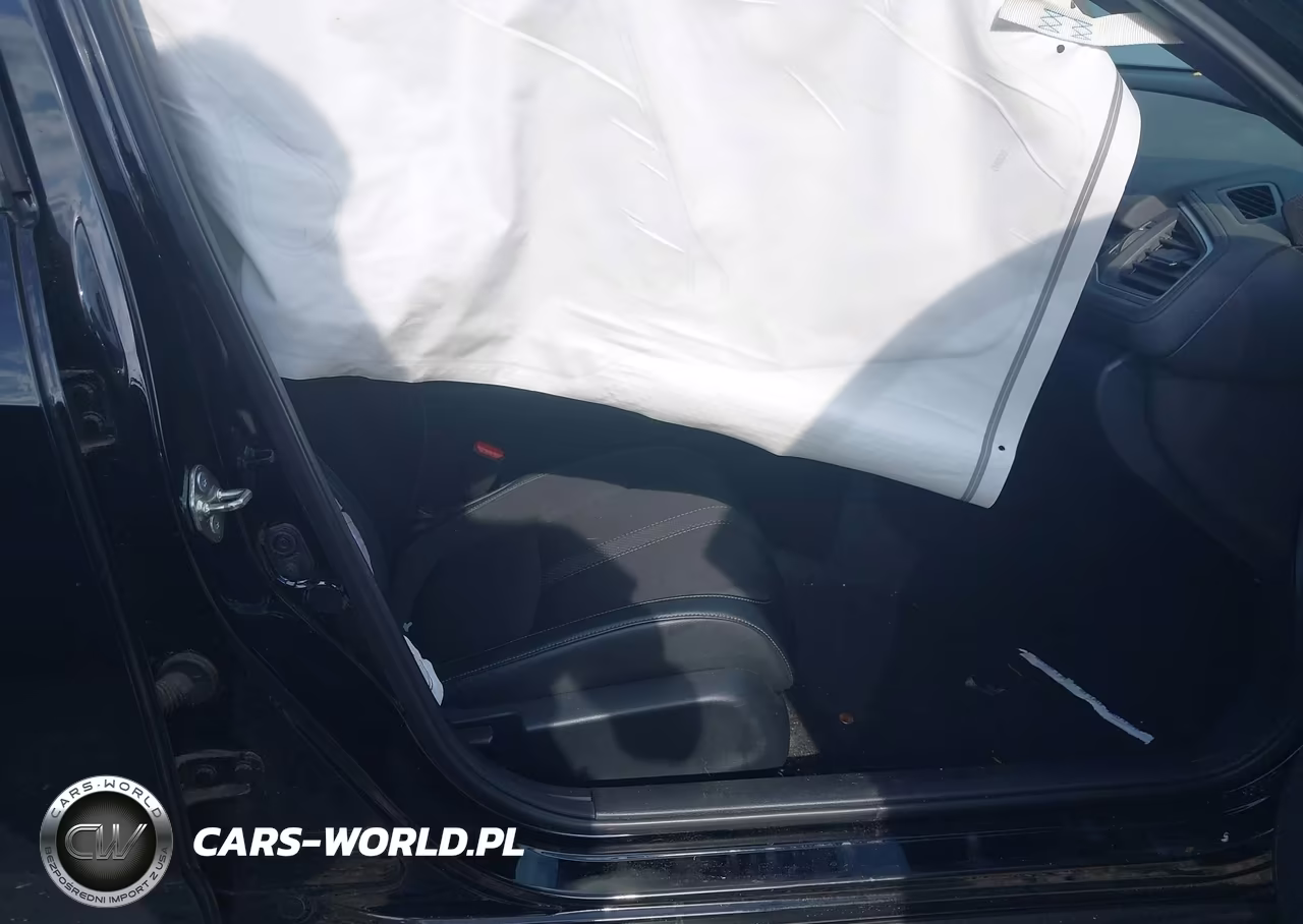 2019 Honda Civic Sport VIN:19XFC2F84KE002693 - 5