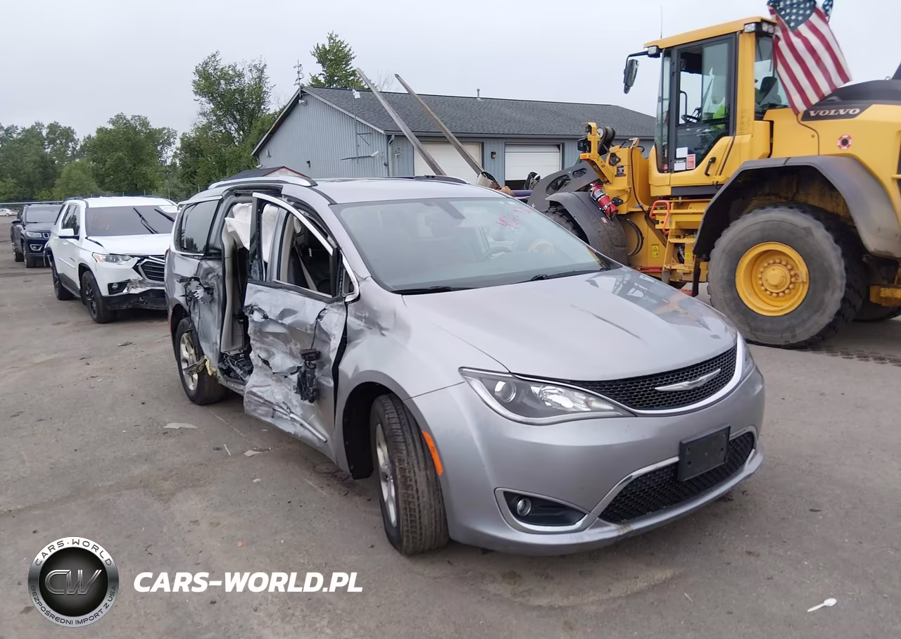 2017 Chrysler Pacifica Touring-L Plus – zdjęcie 1 z 16