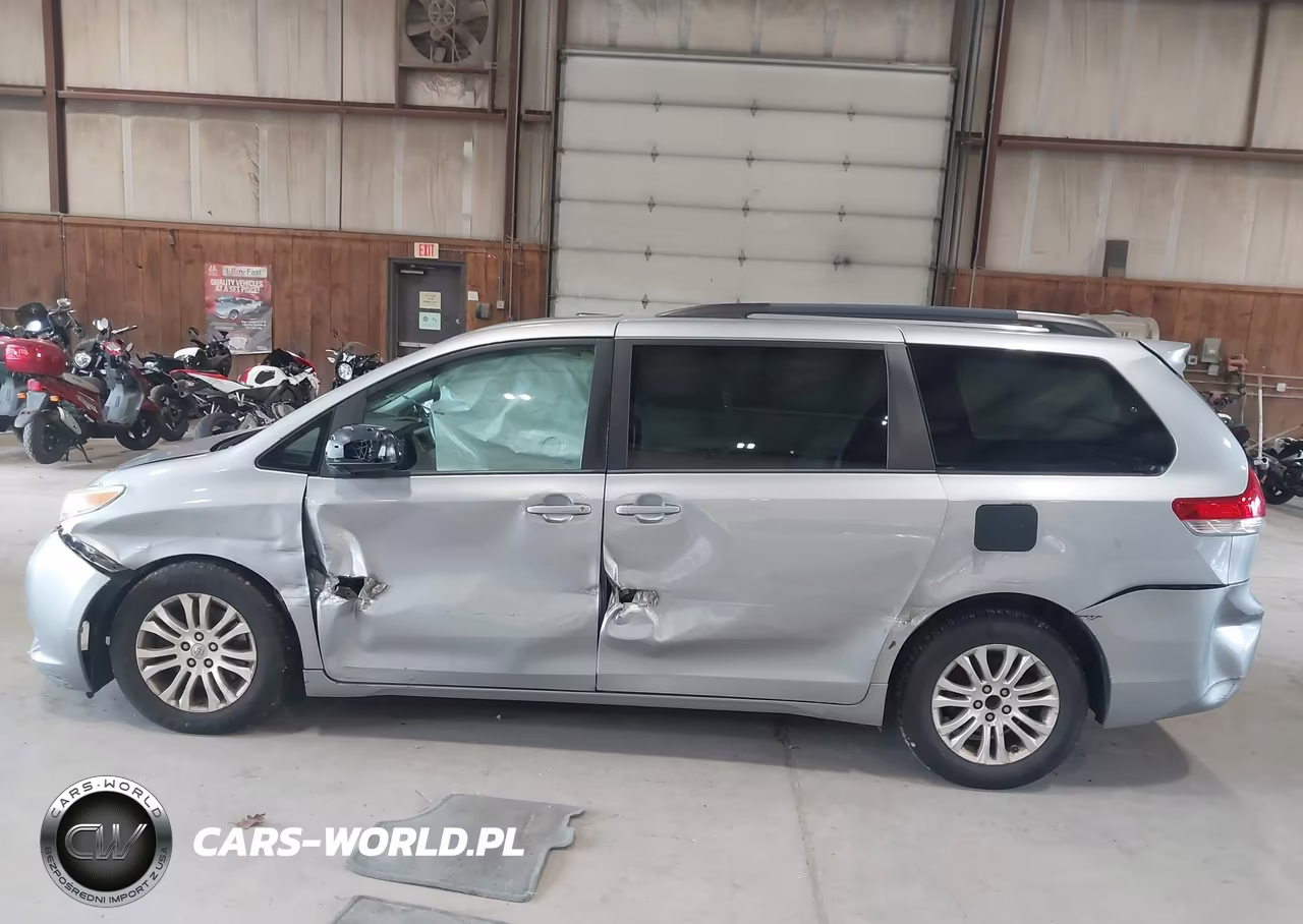 2013 Toyota Sienna Xle V6 8 Passenger VIN:5TDYK3DC5DS388669 - 14