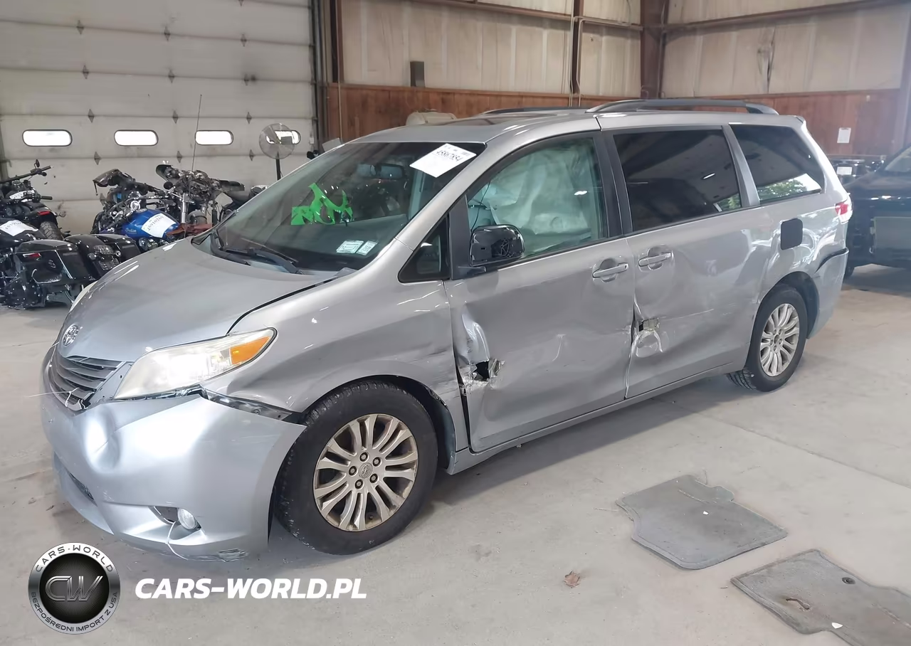 2013 Toyota Sienna Xle V6 8 Passenger VIN:5TDYK3DC5DS388669 - 2