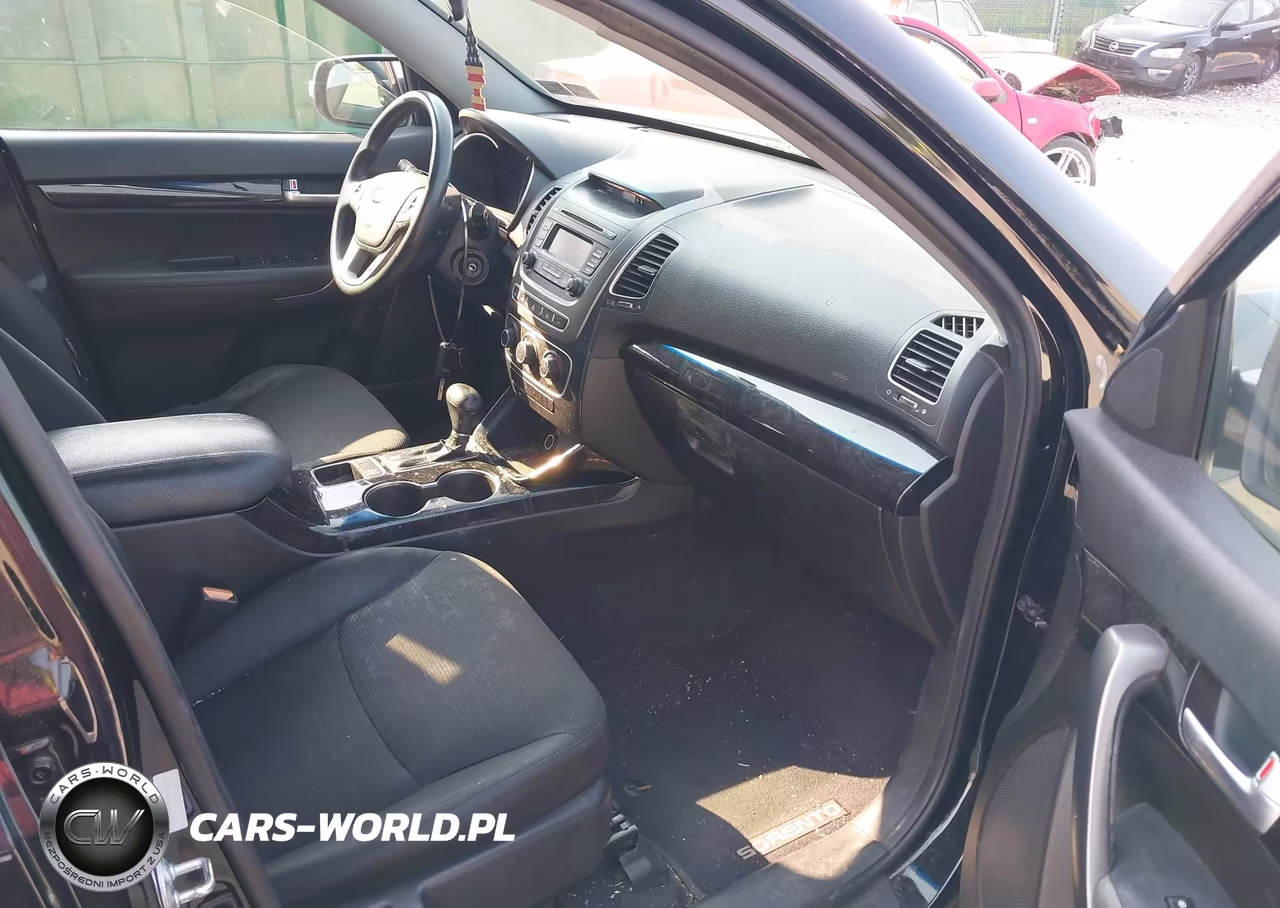 2014 Kia Sorento Lx VIN:5XYKT3A66EG518197 - 5