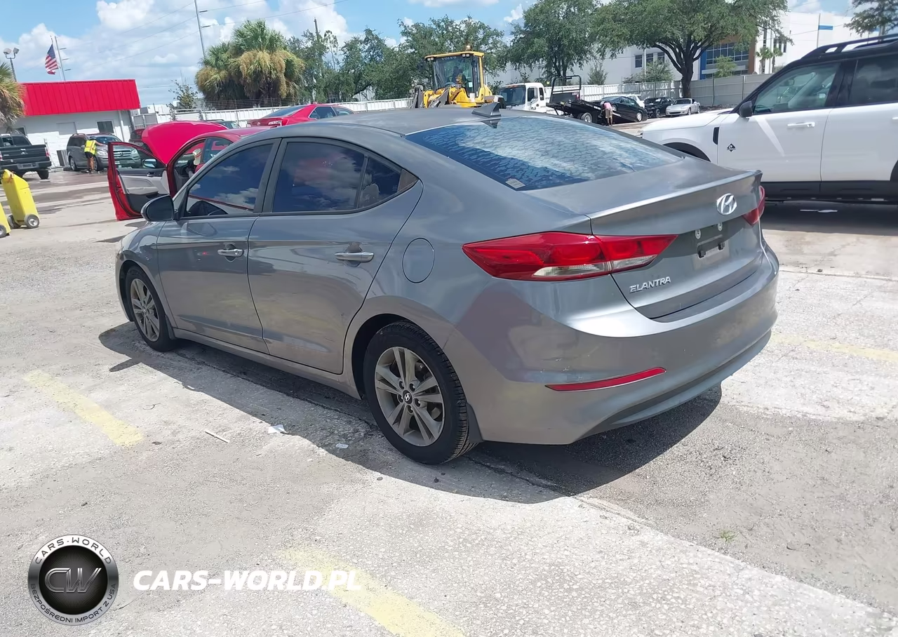2018 Hyundai Elantra Sel VIN:5NPD84LF1JH250160 - 3