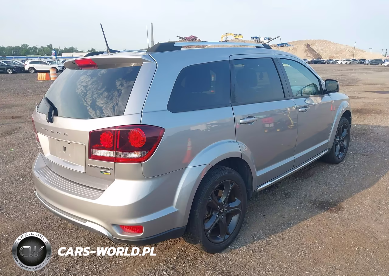 2018 Dodge Journey Crossroad VIN:3C4PDCGG6JT516343 - 4