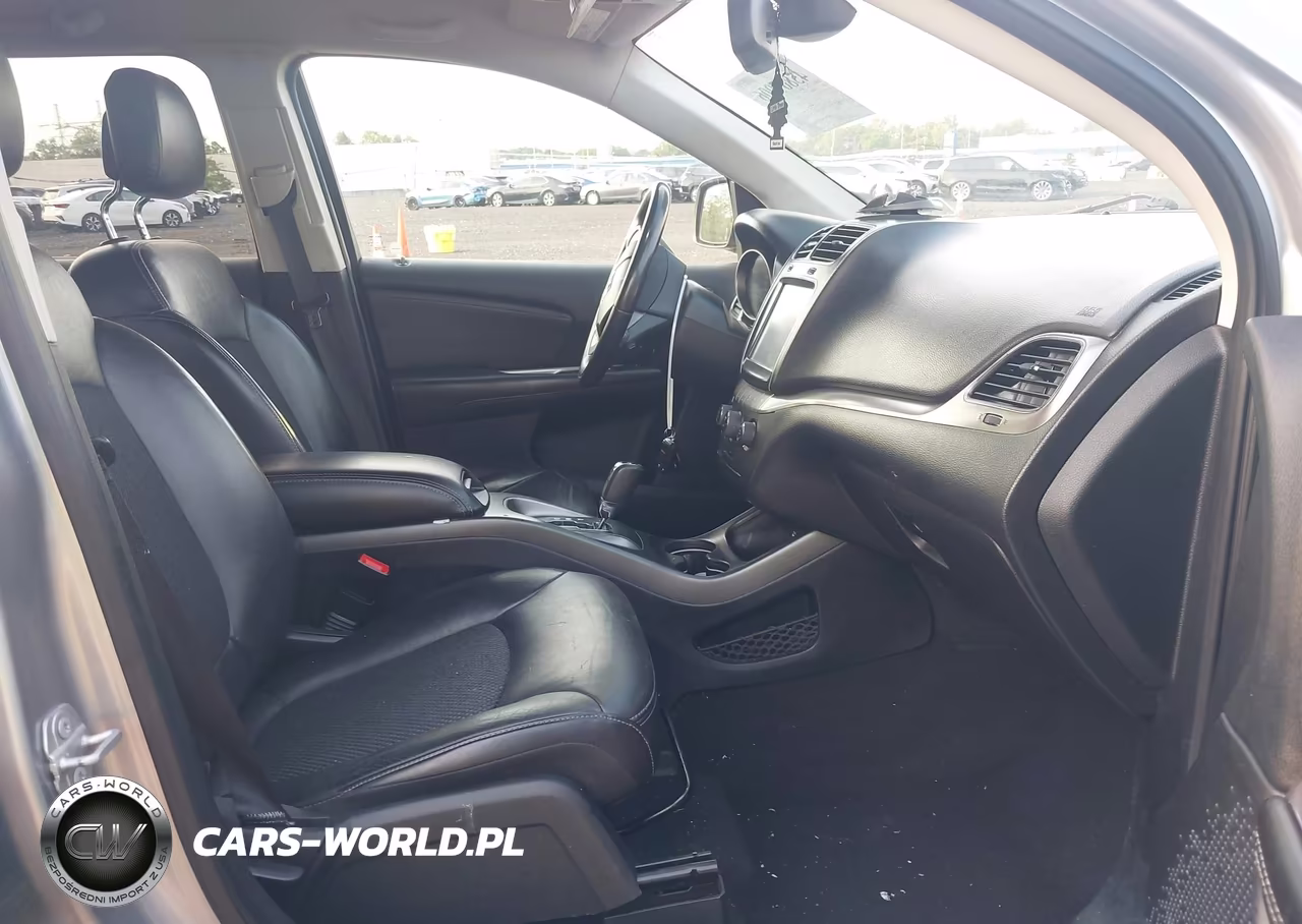2018 Dodge Journey Crossroad VIN:3C4PDCGG6JT516343 - 5