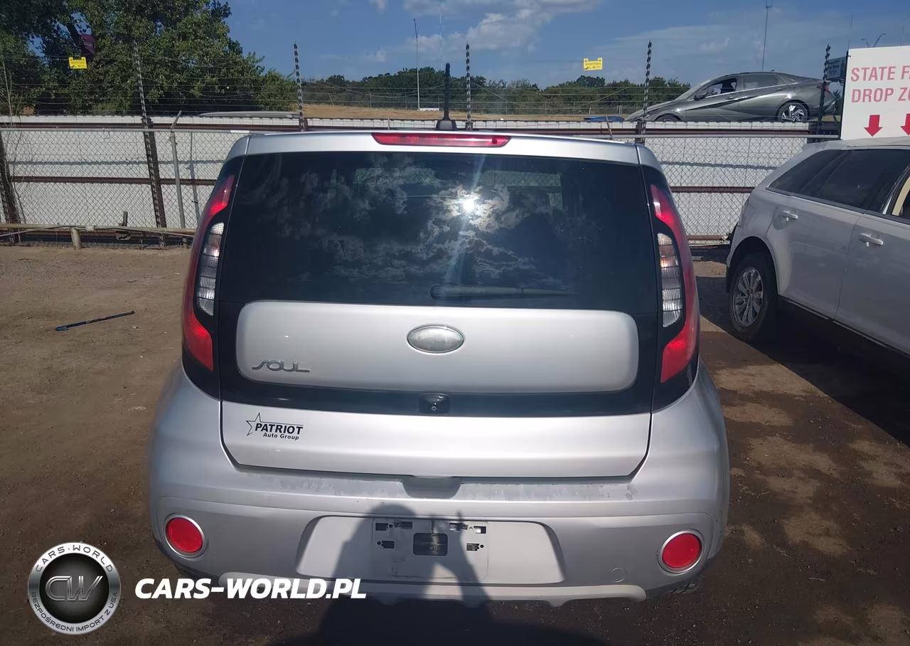 2019 Kia Soul + VIN:KNDJP3A55K7698319 - 17