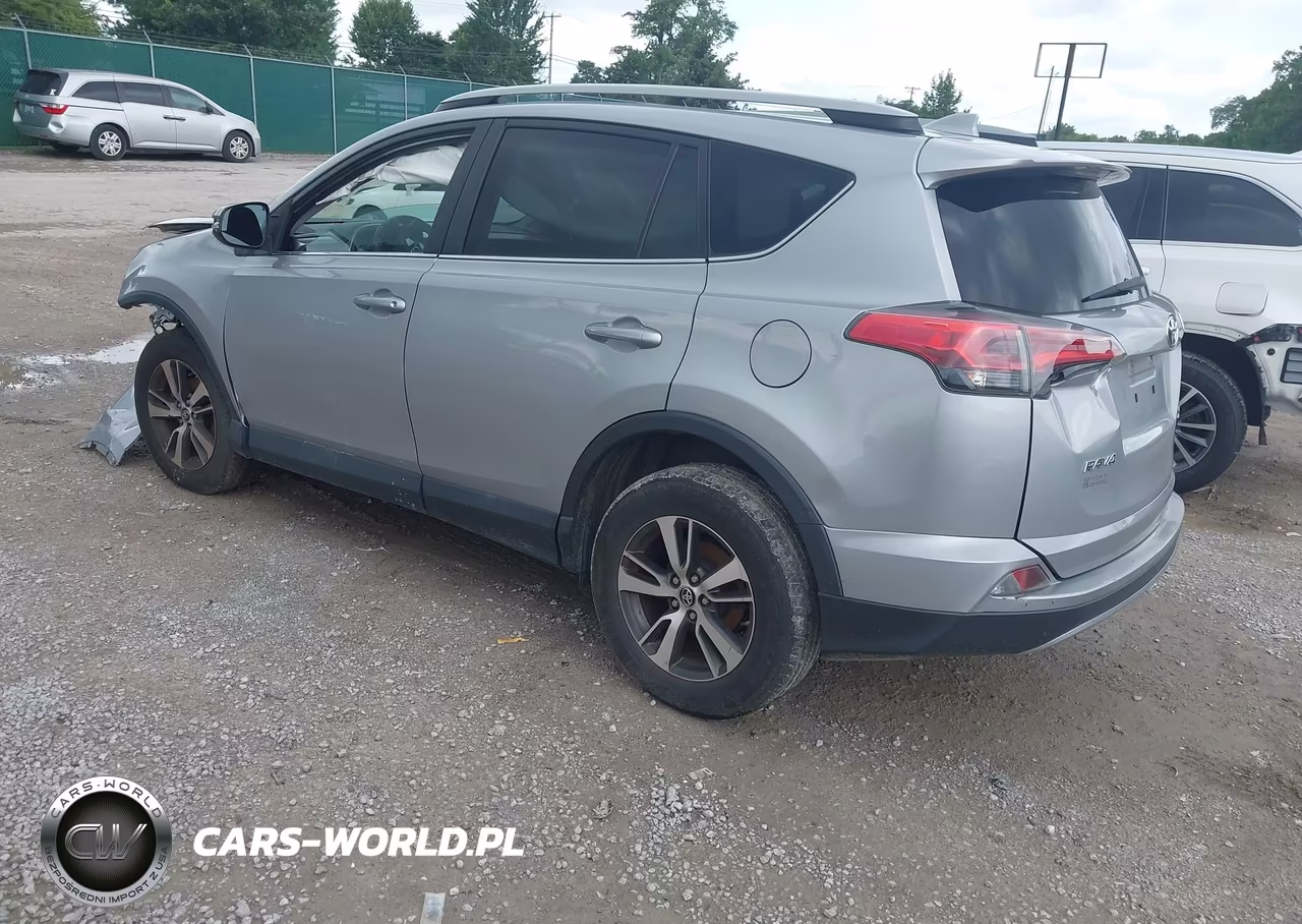 2018 Toyota Rav4 Xle VIN:2T3WFREV5JW422408 - 3