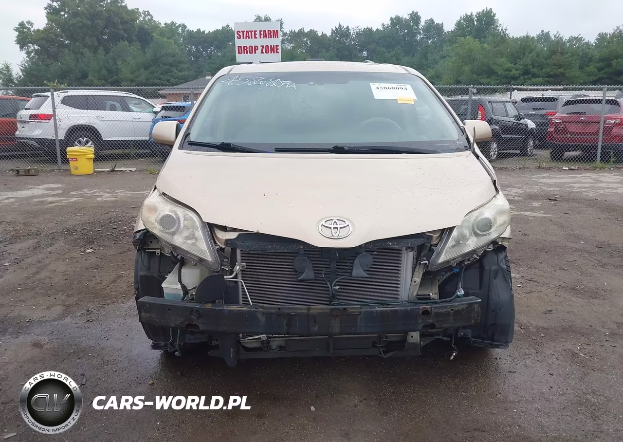 2011 Toyota Sienna Limited V6 VIN:5TDYK3DC7BS030339 - 13