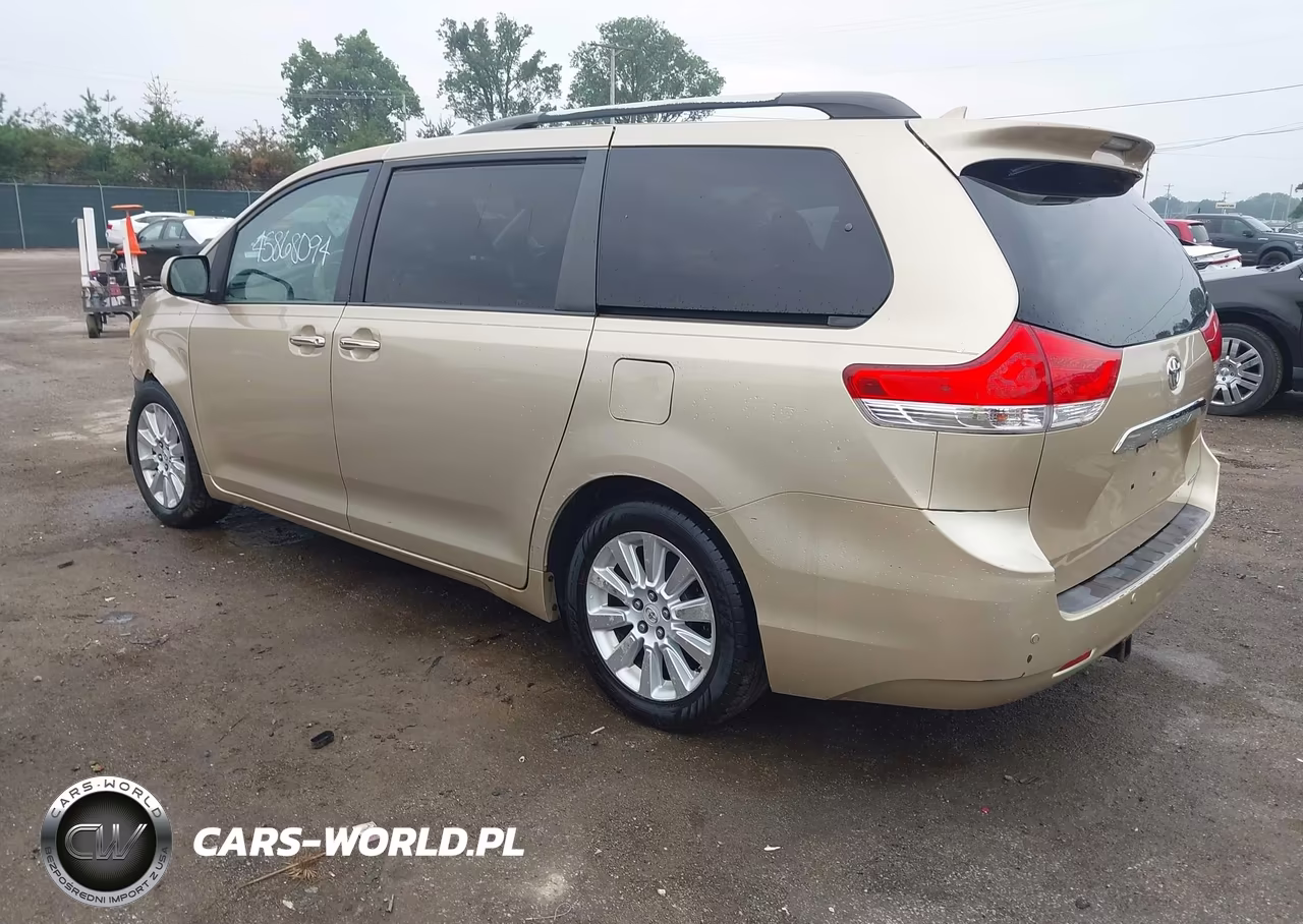 2011 Toyota Sienna Limited V6 VIN:5TDYK3DC7BS030339 - 3