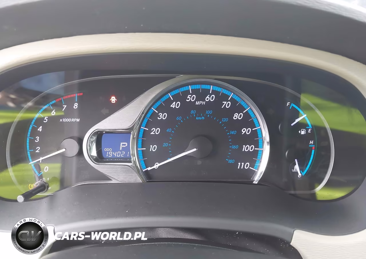 2011 Toyota Sienna Limited V6 VIN:5TDYK3DC7BS030339 - 7
