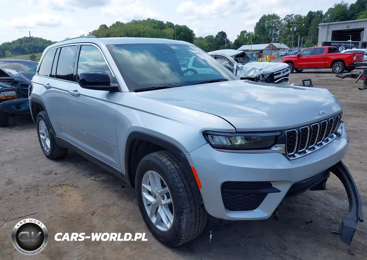 2023 Jeep Grand Cherokee Laredo 4X4