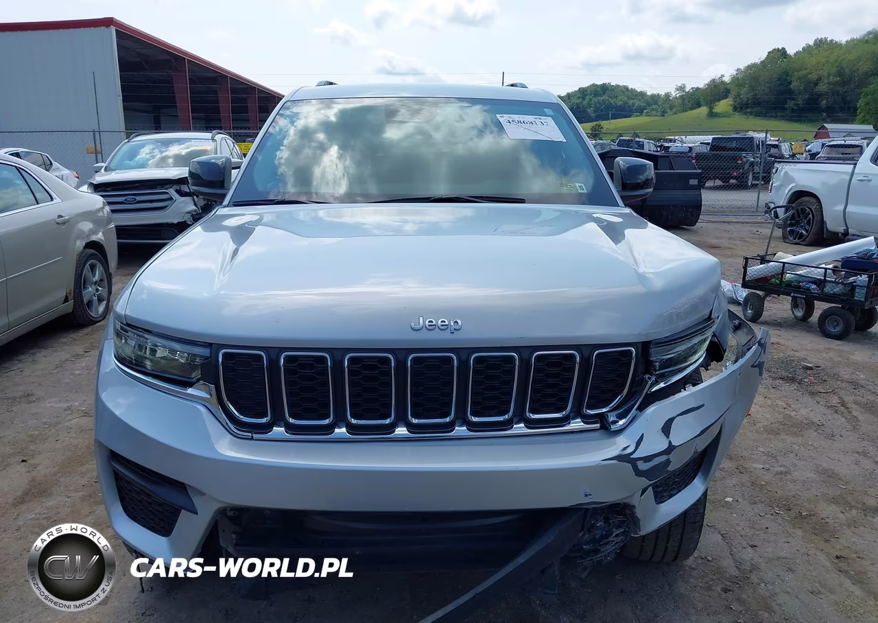 2023 Jeep Grand Cherokee Laredo 4X4 VIN:1C4RJHAGXP8851216 - 13