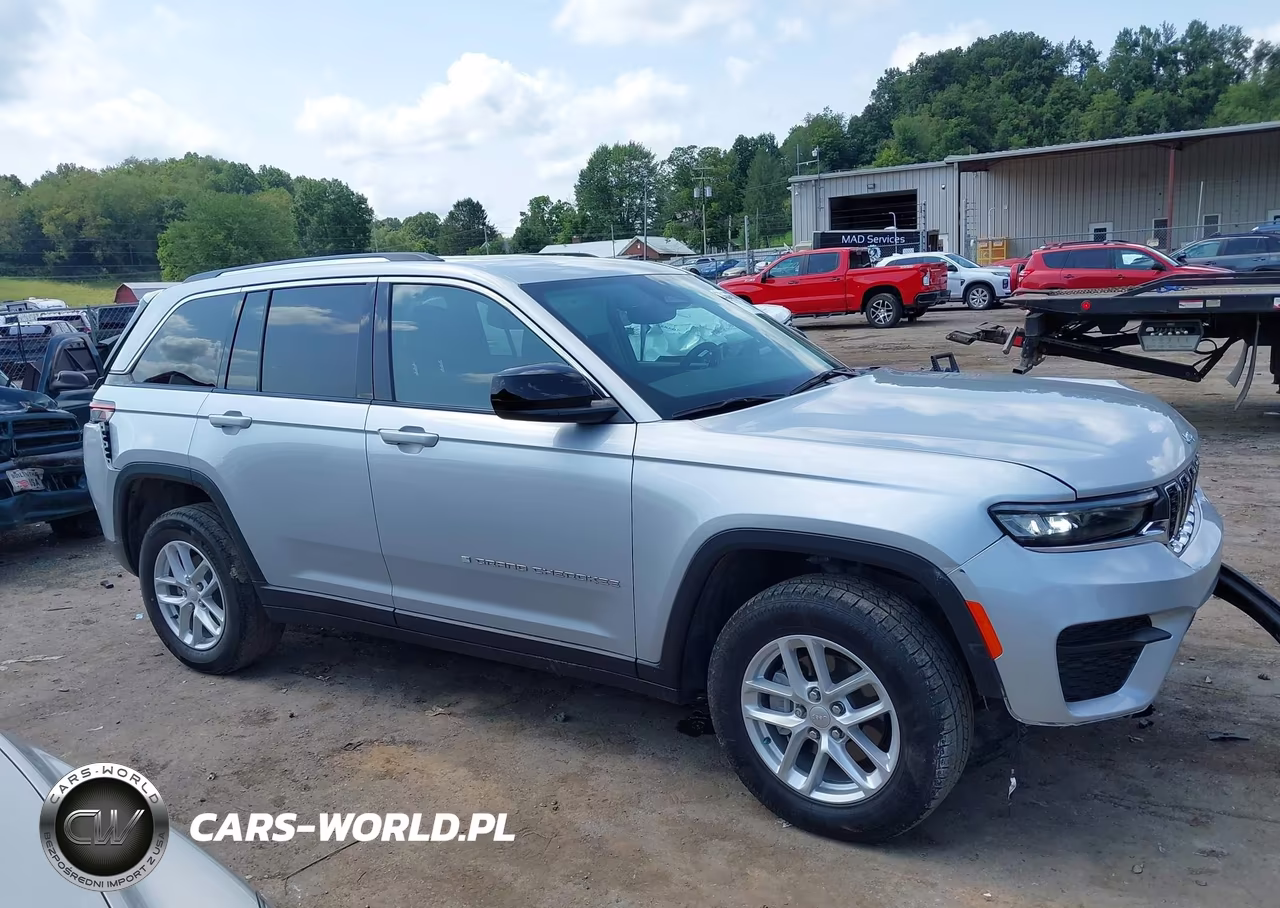2023 Jeep Grand Cherokee Laredo 4X4 VIN:1C4RJHAGXP8851216 - 14