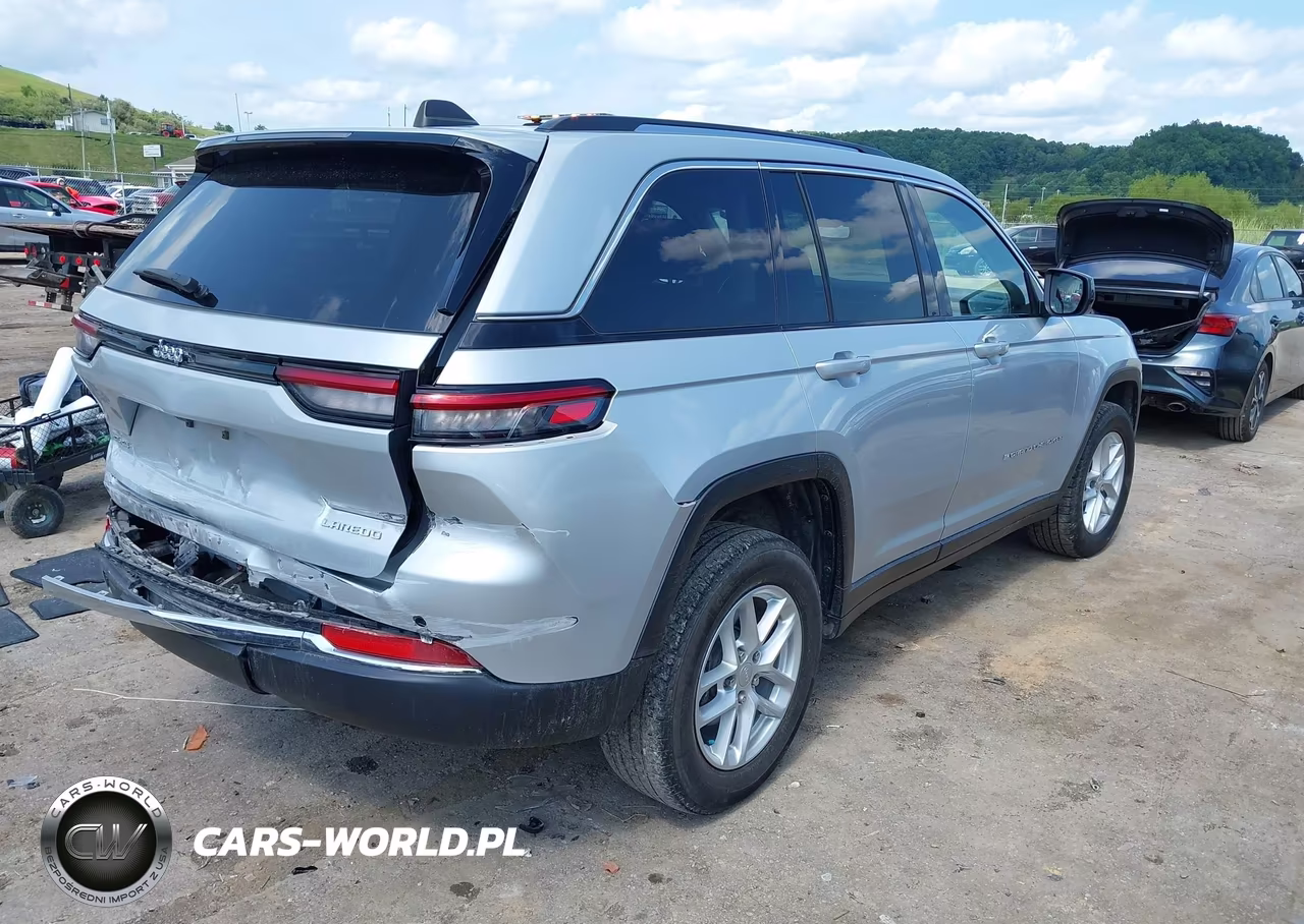 2023 Jeep Grand Cherokee Laredo 4X4 VIN:1C4RJHAGXP8851216 - 4