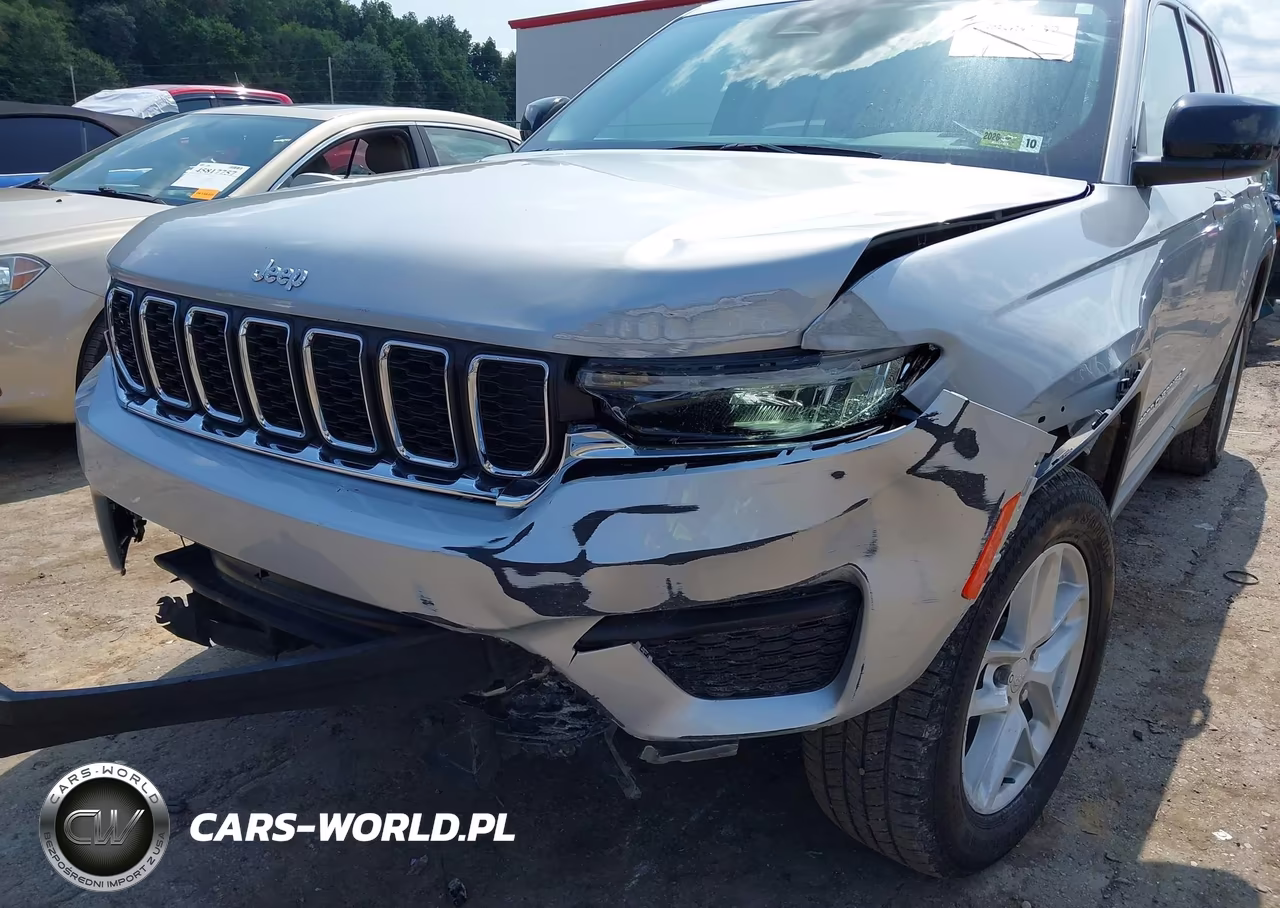 2023 Jeep Grand Cherokee Laredo 4X4 VIN:1C4RJHAGXP8851216 - 6