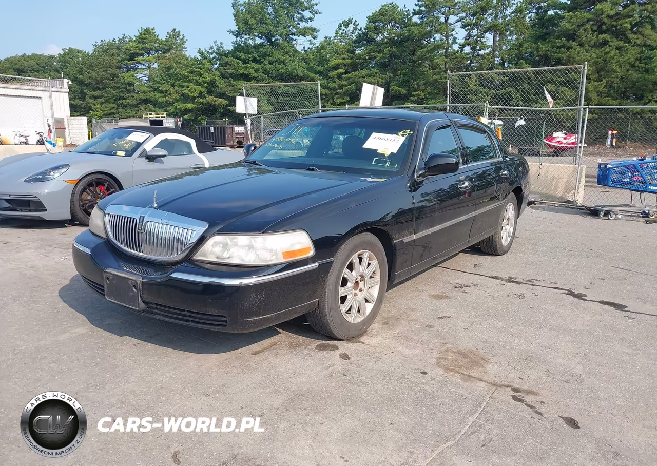 2009 Lincoln Town Car Signature Limited VIN:2LNHM82V69X621185 - 2
