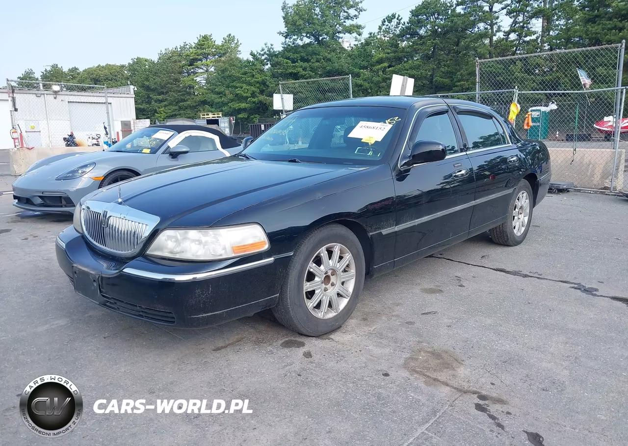 2009 Lincoln Town Car Signature Limited VIN:2LNHM82V69X621185 - 6