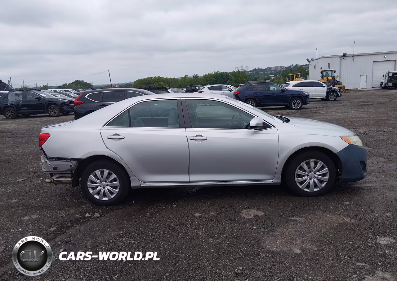 2014 Toyota Camry Le VIN:4T4BF1FK0ER376821 - 13