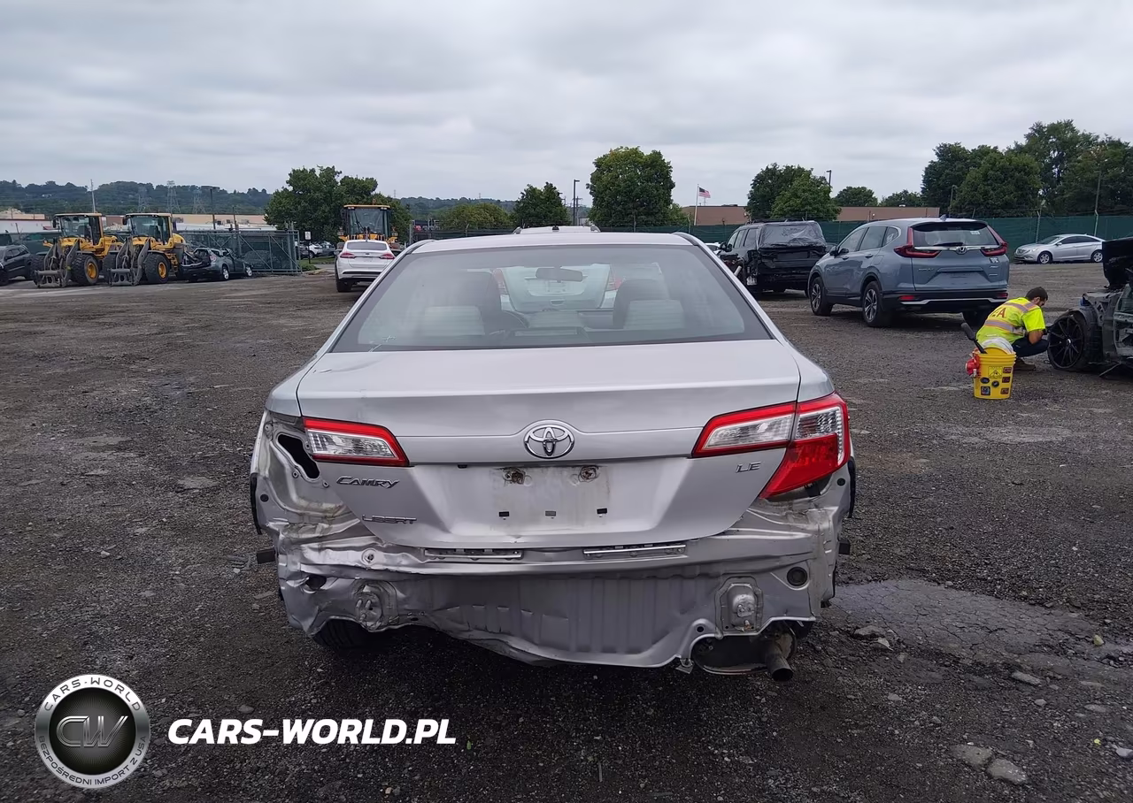2014 Toyota Camry Le VIN:4T4BF1FK0ER376821 - 16