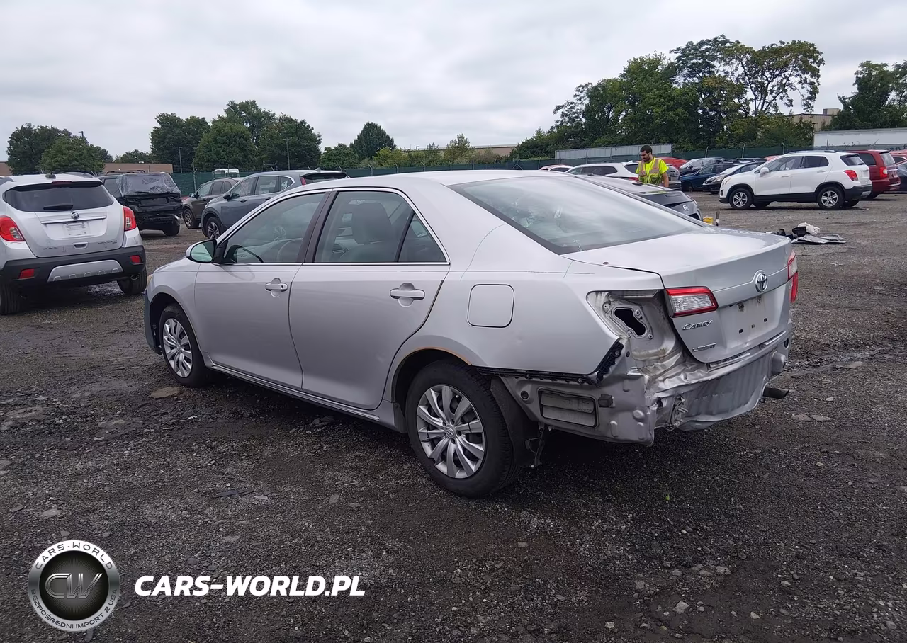 2014 Toyota Camry Le VIN:4T4BF1FK0ER376821 - 3