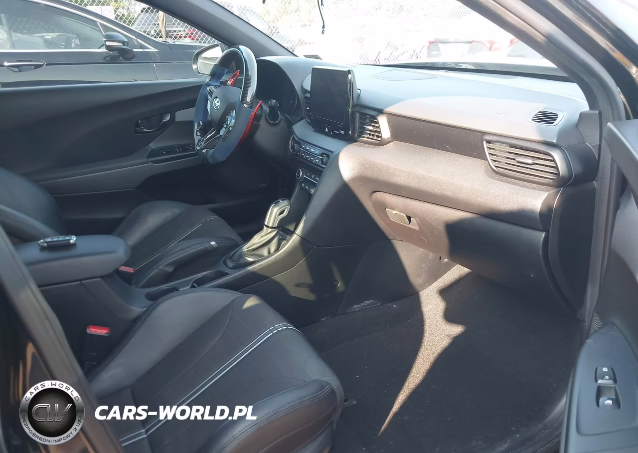 2022 Hyundai Veloster N VIN:KMHT36AH7NU011987 - 5
