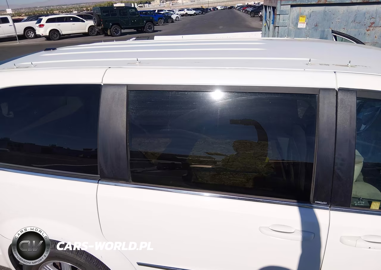 2009 Chrysler Town & Country Touring VIN:2A8HR54149R683809 - 12