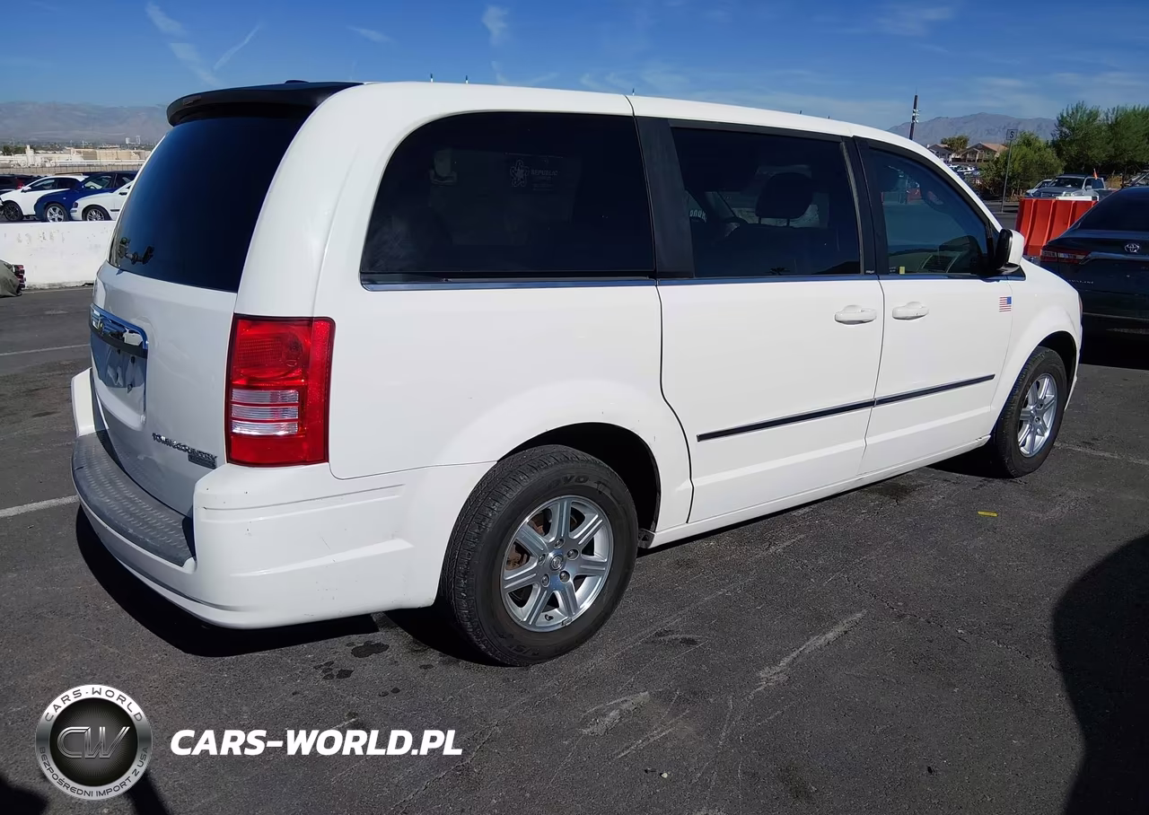 2009 Chrysler Town & Country Touring VIN:2A8HR54149R683809 - 4