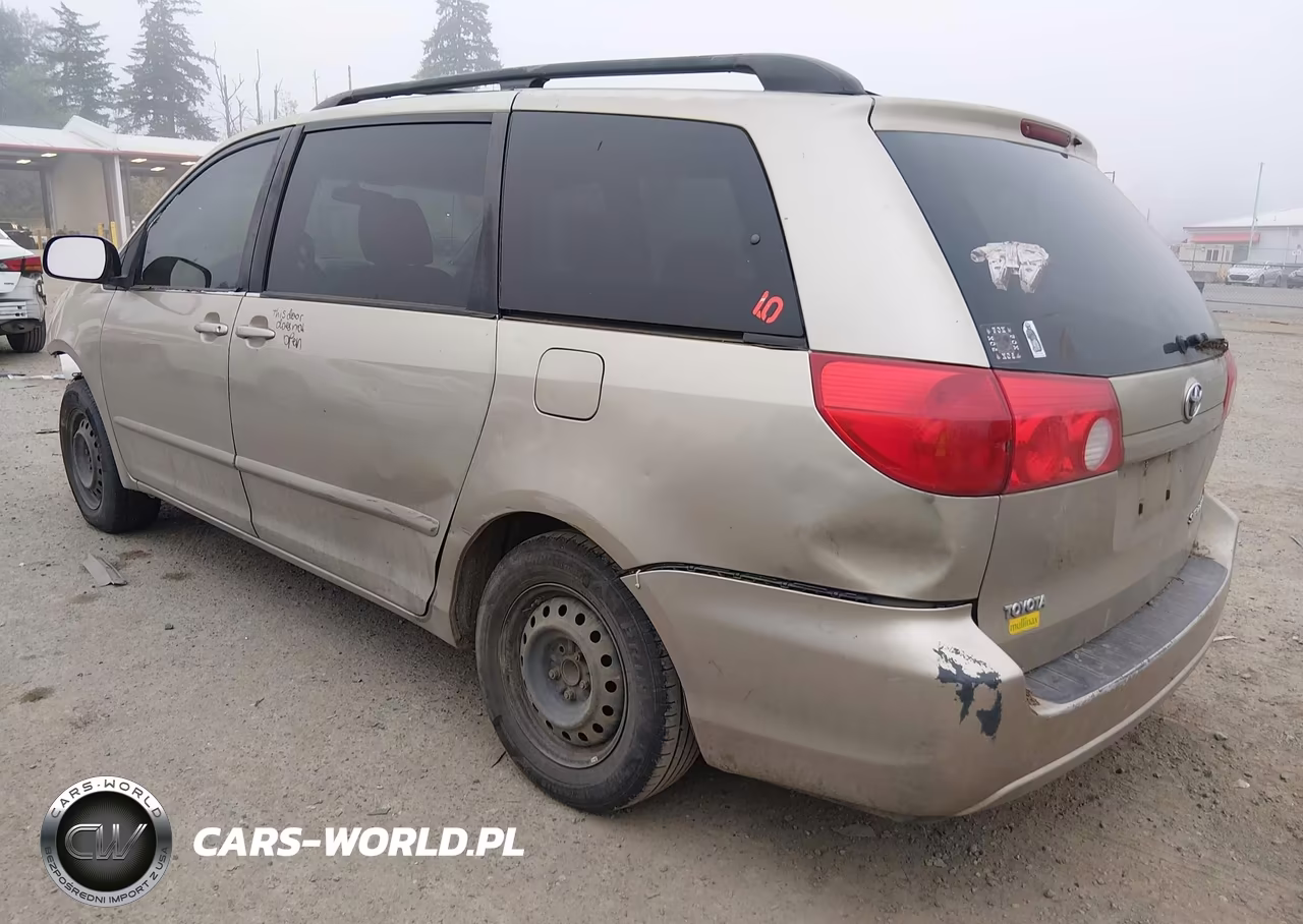 2010 Toyota Sienna Le VIN:5TDKK4CC7AS289750 - 3
