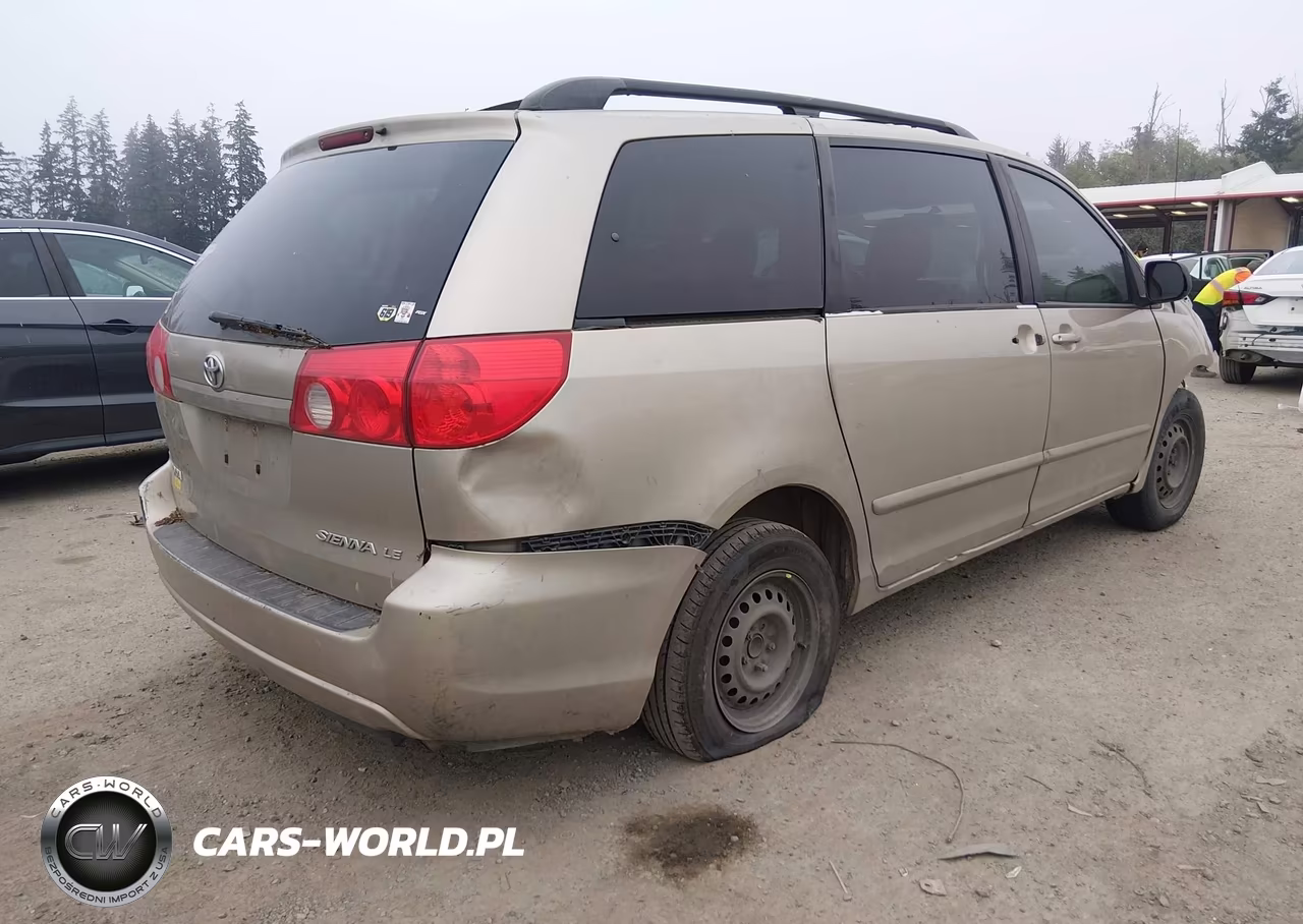 2010 Toyota Sienna Le VIN:5TDKK4CC7AS289750 - 4