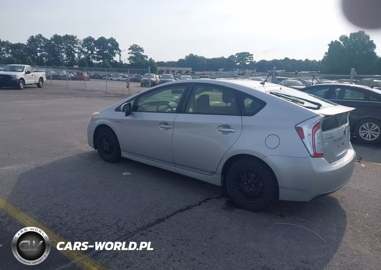2014 Toyota Prius Two VIN:JTDKN3DU4E0368505 - 3