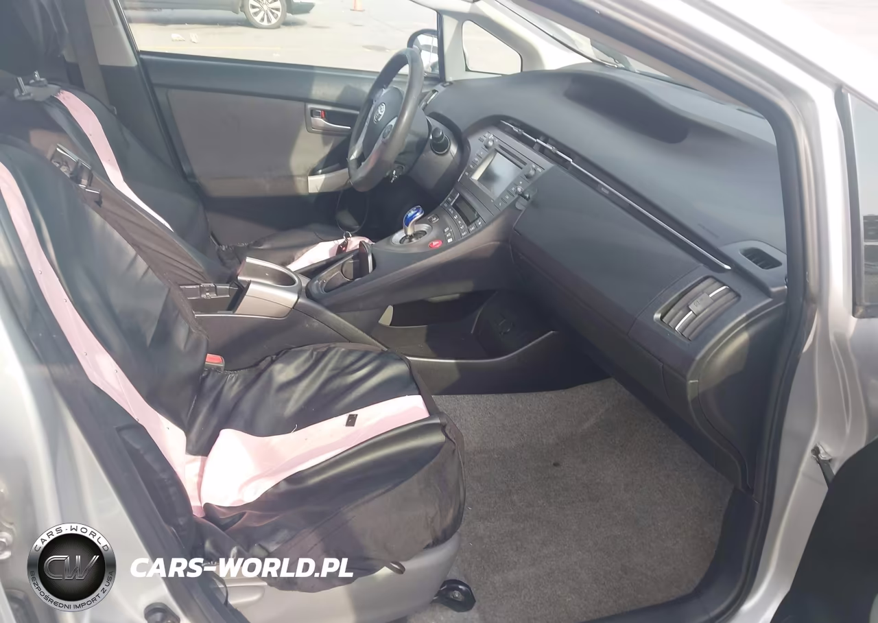 2014 Toyota Prius Two VIN:JTDKN3DU4E0368505 - 5