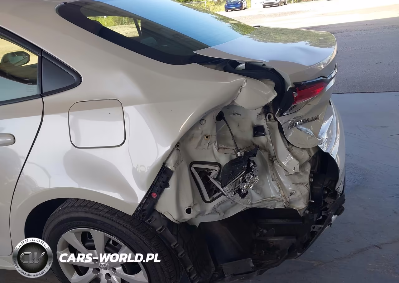 2021 Toyota Corolla Le VIN:JTDEPMAE9MJ136792 - 6