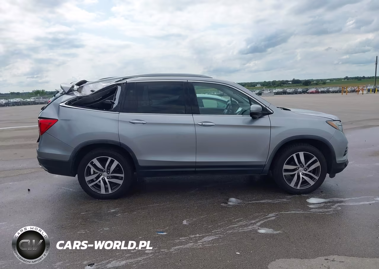 2017 Honda Pilot Touring VIN:5FNYF6H96HB076133 - 13