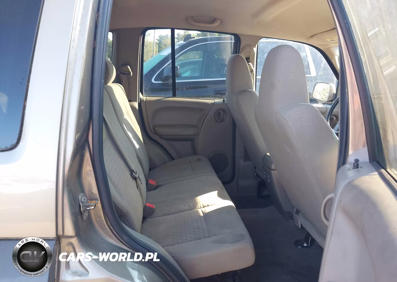 2007 Jeep Liberty Sport VIN:1J4GL48K57W704876 - 8