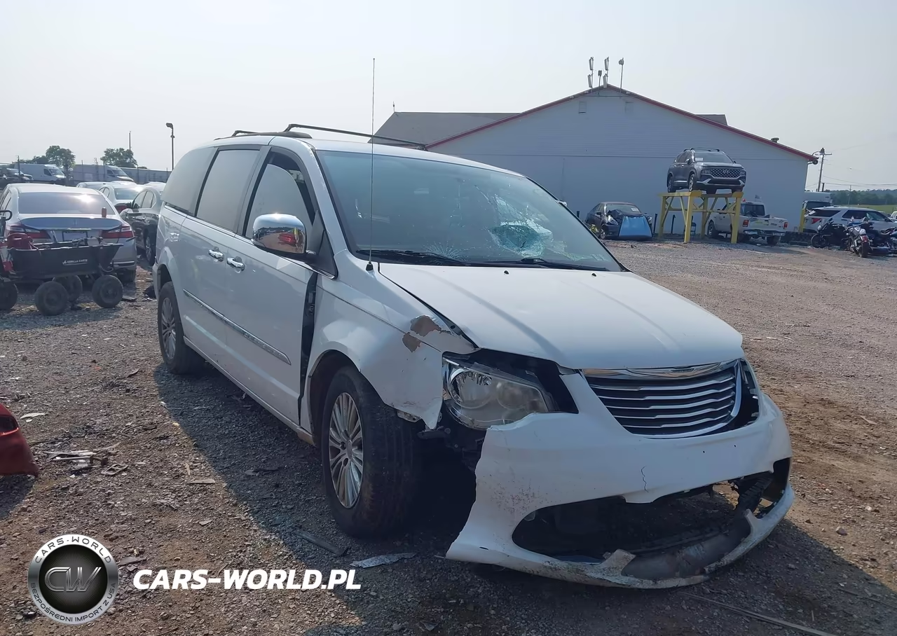2013 Chrysler Town & Country Touring-L – zdjęcie 1 z 16