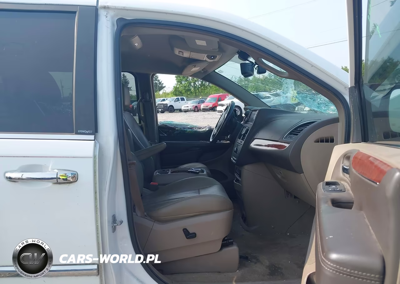 2013 Chrysler Town & Country Touring-L VIN:2C4RC1CG1DR820161 - 5