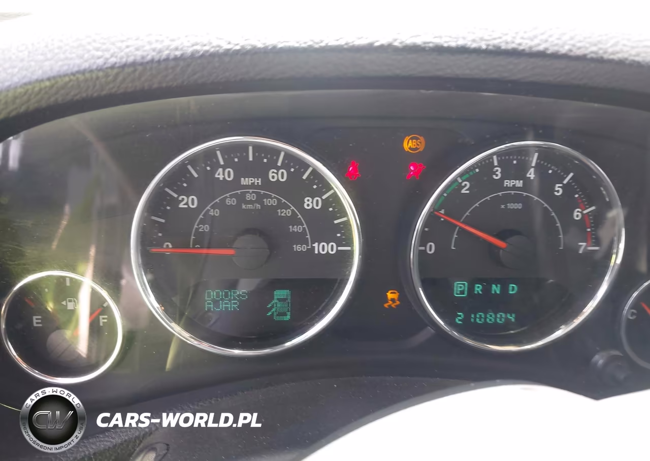 2011 Jeep Wrangler Unlimited Sahara VIN:1J4BA5H16BL595688 - 7
