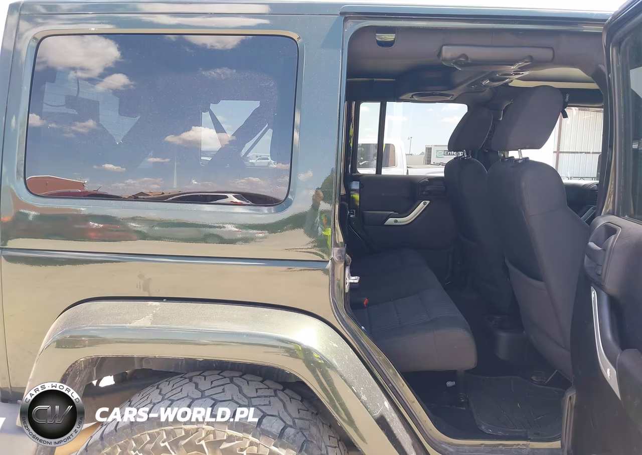 2011 Jeep Wrangler Unlimited Sahara VIN:1J4BA5H16BL595688 - 8