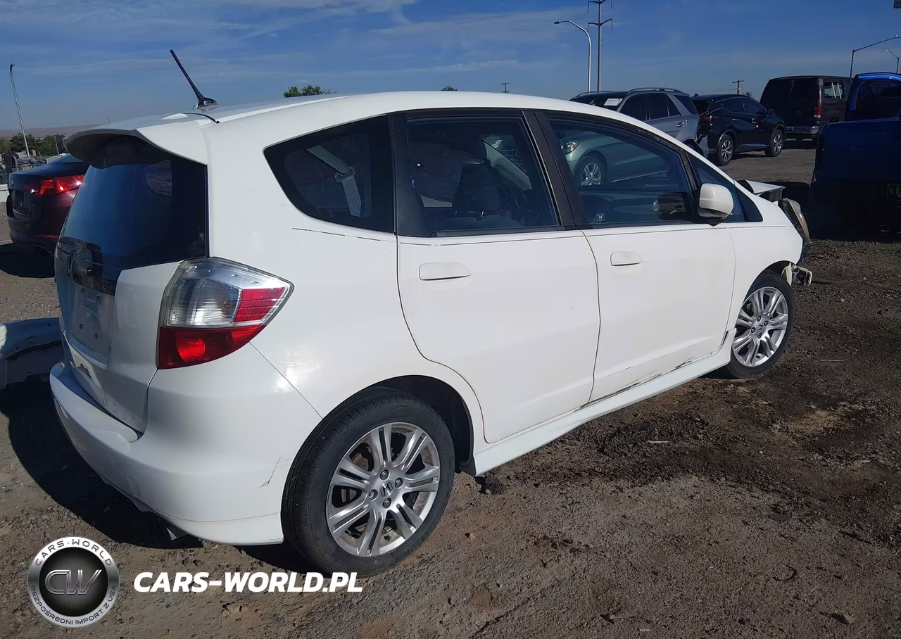 2009 Honda Fit Sport VIN:JHMGE88459S072981 - 4