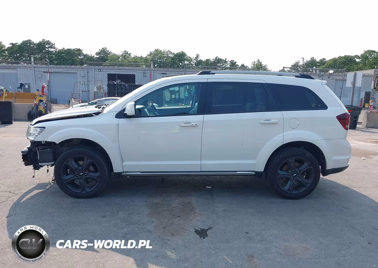 2020 Dodge Journey Crossroad VIN:3C4PDCGBXLT225870 - 15